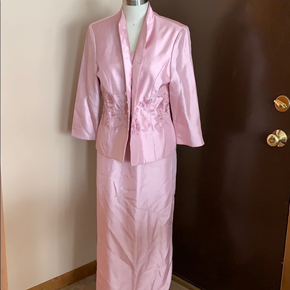 NWT SEMI FORMAL SHEATH